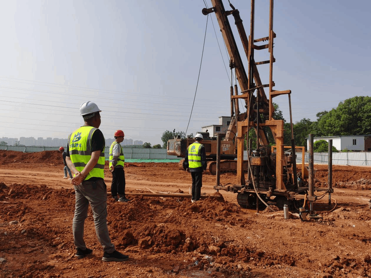 五一堅守顯擔(dān)當 宏發(fā)建設(shè)者奏響奮斗最強音